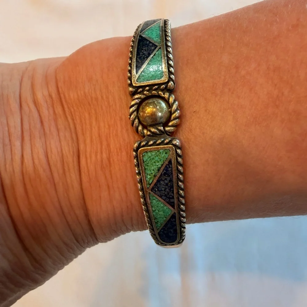 Vintage Southwestern Sterling Chip Inlay Small Navajo Style Toggle Bracelet